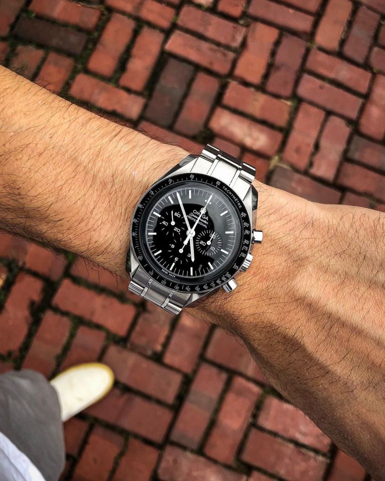 Used omega moonwatch hotsell