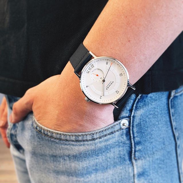 Nomos Autobahn Neomatik 41 Datum im Test